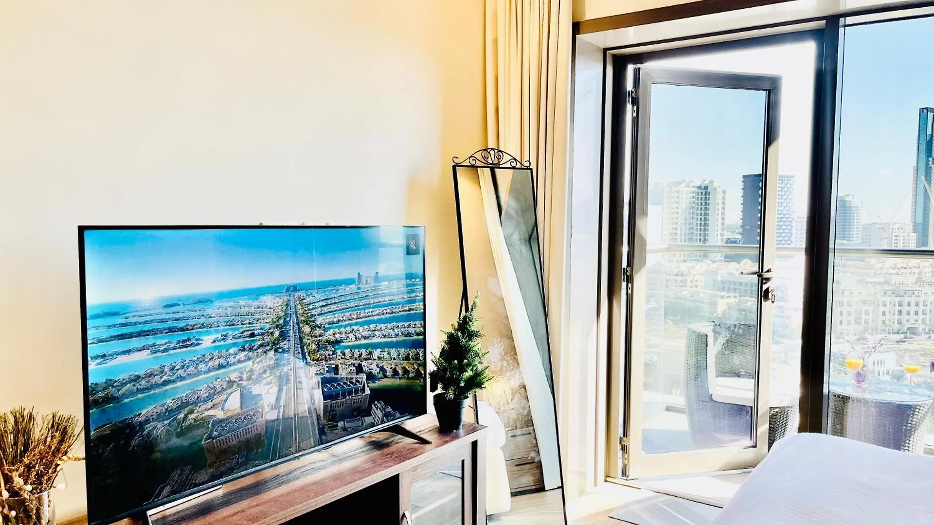 Spacious Spectacular Skyline View In Heart Of Dubai 0*,