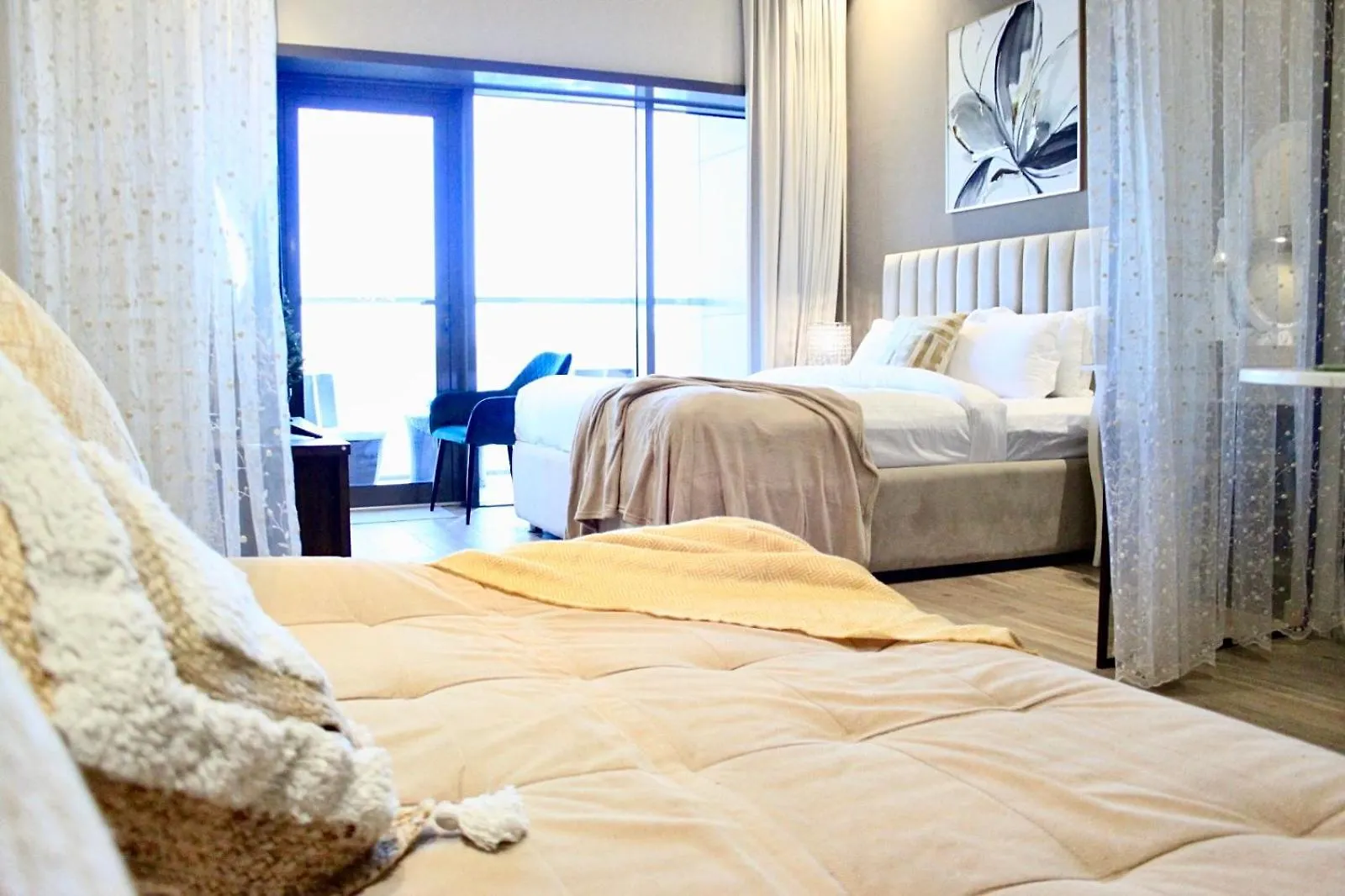 Spacious Spectacular Skyline View In Heart Of Dubai Apartment