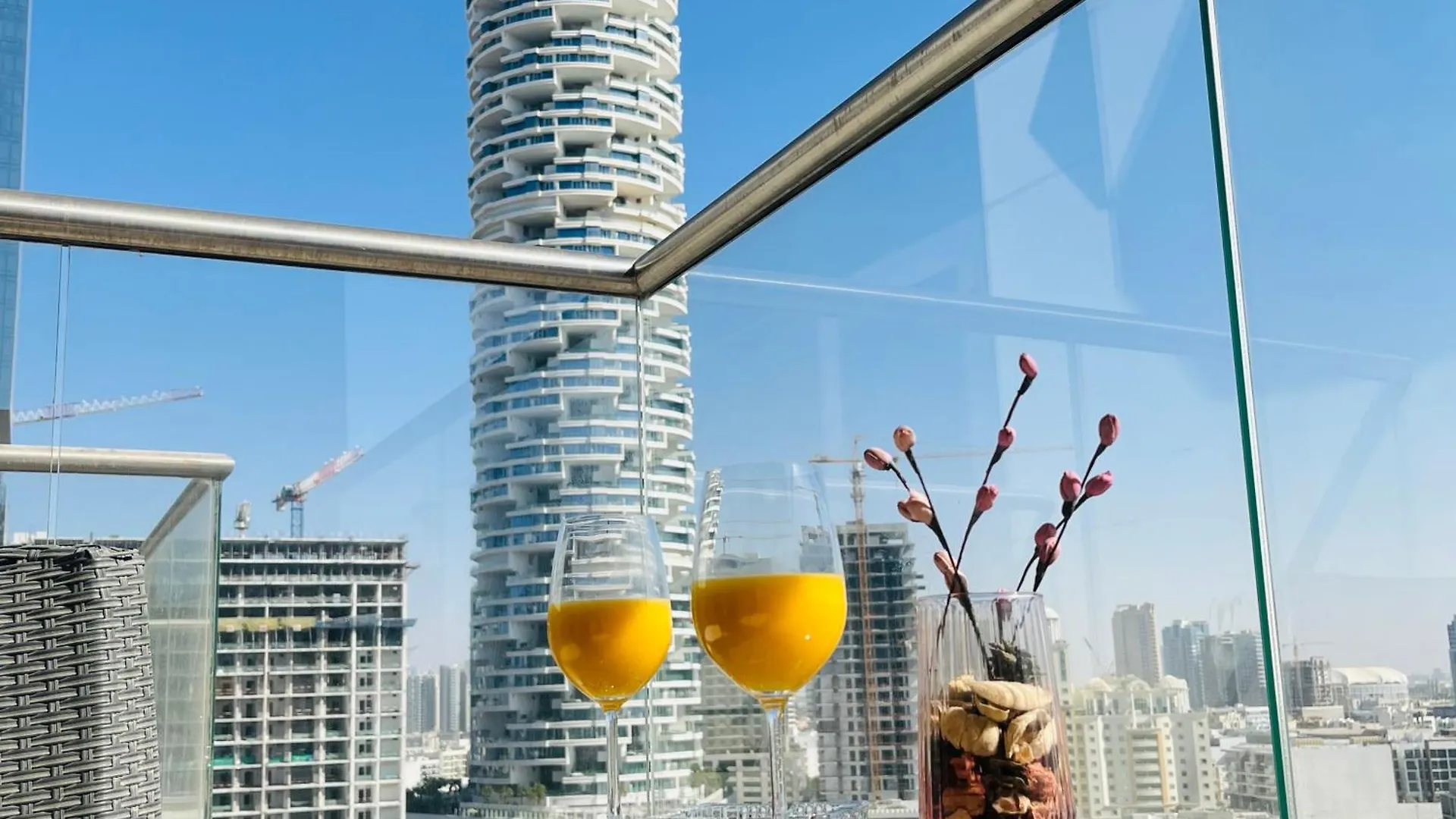 Spacious Spectacular Skyline View In Heart Of Dubai