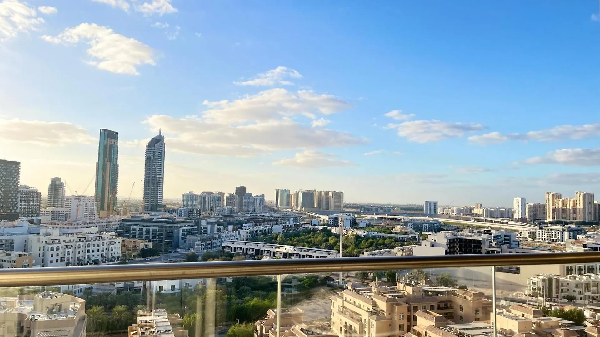Spacious Spectacular Skyline View In Heart Of Dubai