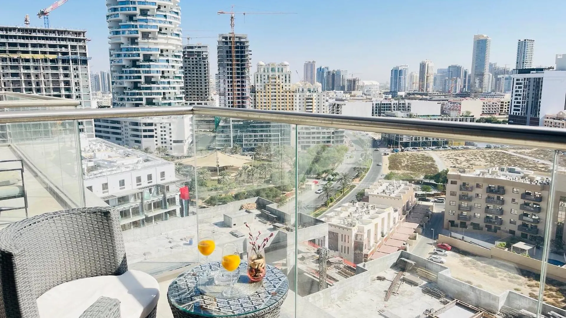 Spacious Spectacular Skyline View In Heart Of Dubai 0*,